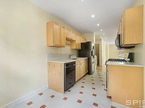 2nd image of 20-19 29th St #2