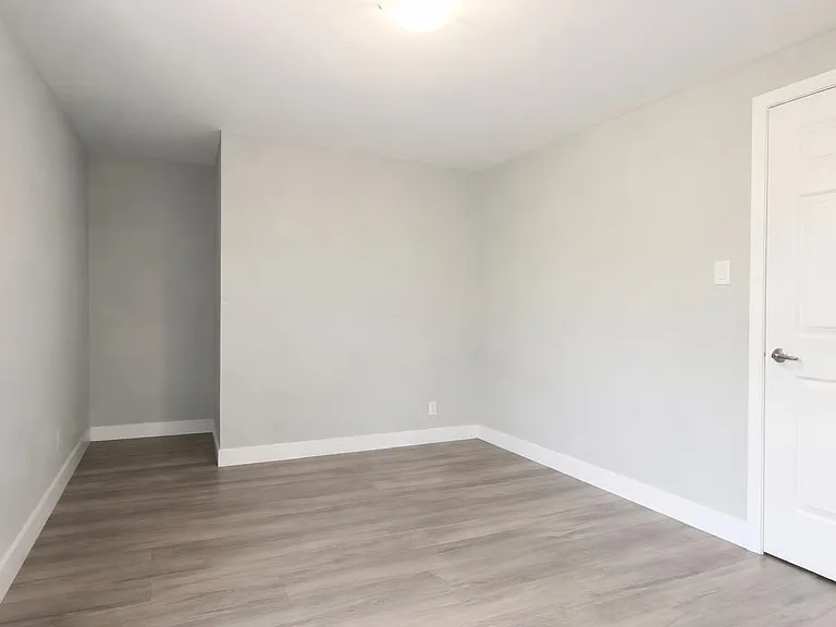 2053 Lanark Ct — Photo 13