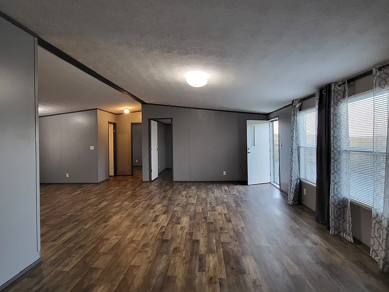 21516 Cherry Hollow Dr — Photo 14