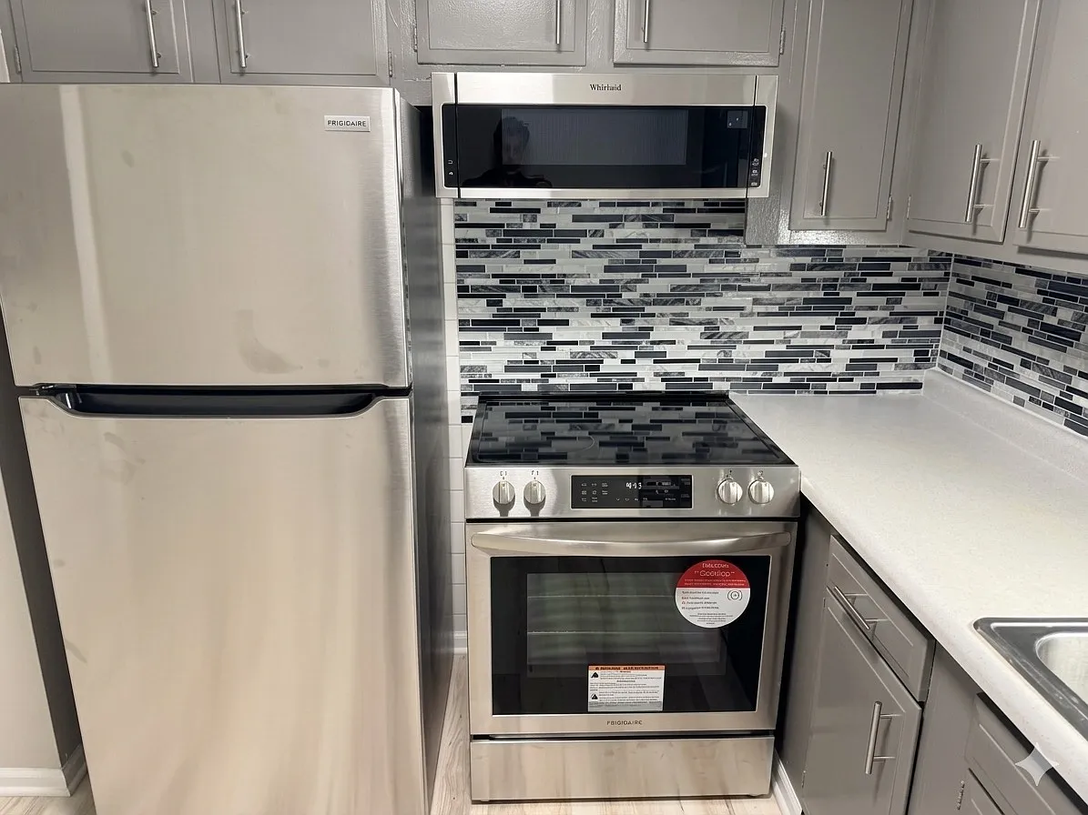 Building Photo - 1104 Mercury Dr #1B