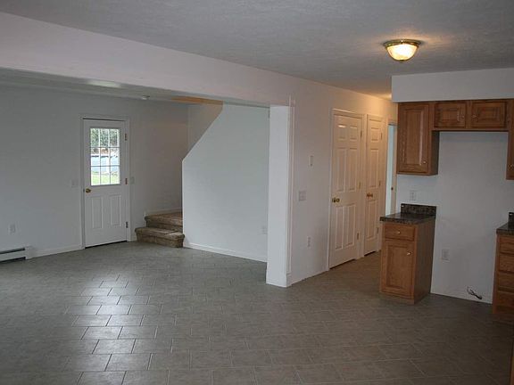 3rd image of 98 Adams Ave
