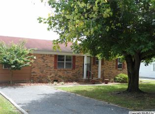 95 Rolling Hills Dr, Arab, AL 35016