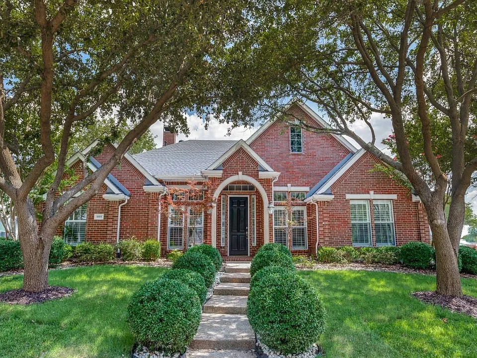 4684 Old Pond Dr