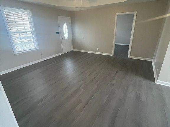 5th image of 711 Shelton Cir
