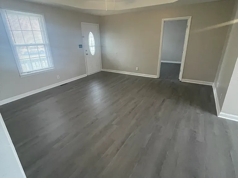 711 Shelton Cir — Photo 5