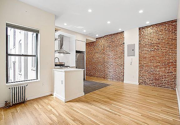 2nd image of 517 W 180th St APT 11