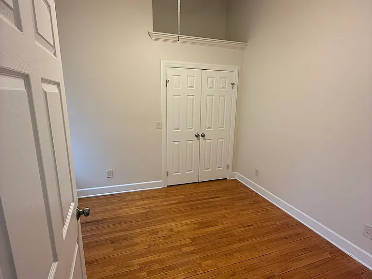 Chapel Hill Apartments — Photo 12
