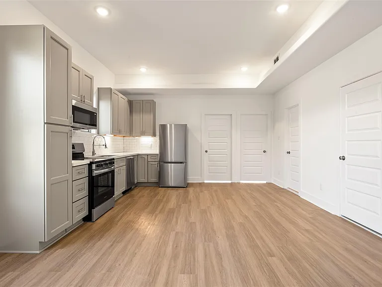 5623 Eskridge St #B — Photo 8