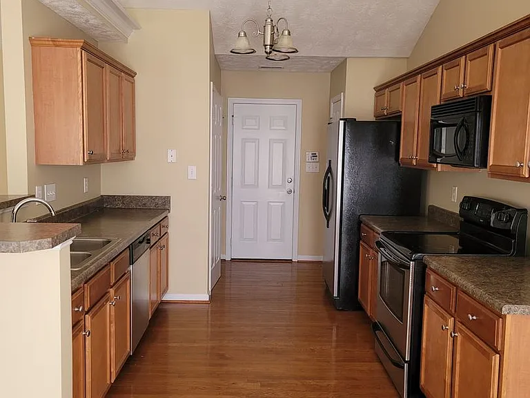 5625 Thackeray Dr — Photo 5