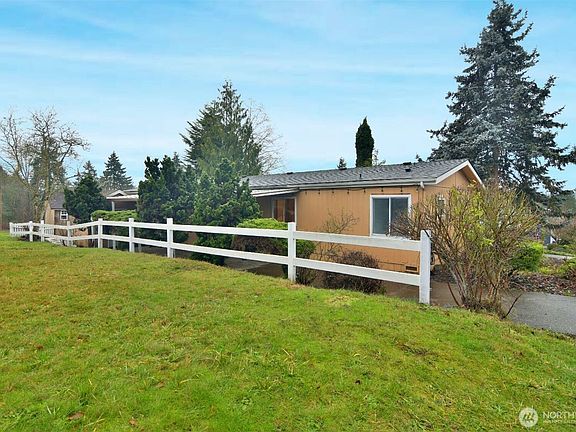 2nd image of 12611 NE 197th Street