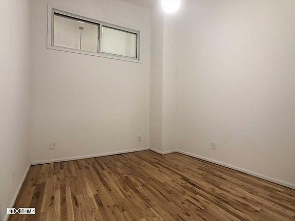 5th image of 535 Graham Ave APT 1