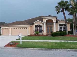 10101 Queens Park Dr, Tampa, FL 33647