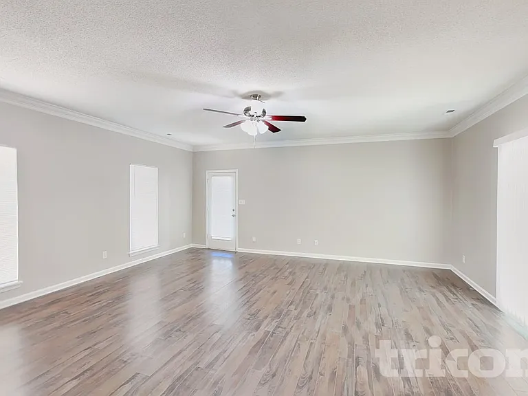 7825 Pence Pond Ln — Photo 17