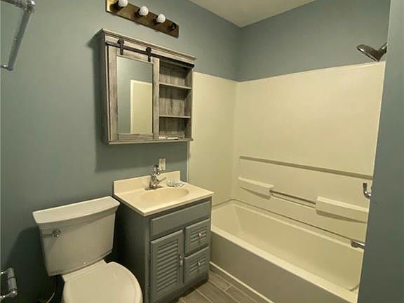 5th image of 3547 Maura Ln