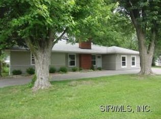 17 Grainey Dr, Glen Carbon, IL