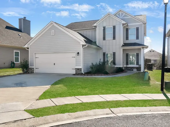 241 Union Station Dr, Calera, AL 35040