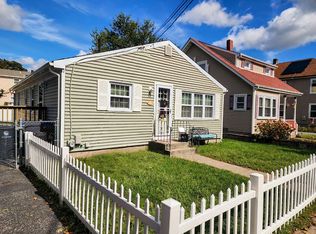 80 Oakland Ave, Pawtucket, RI 02861