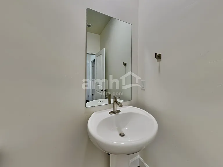 3314 S Fields Ave — Photo 9