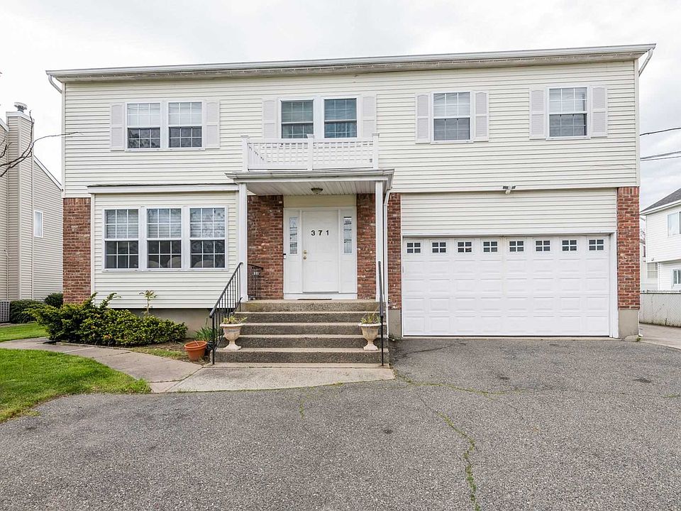 1st image of 371 Waukena Ave