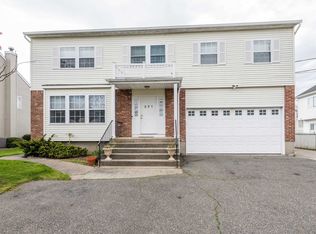 371 Waukena Ave, Oceanside, NY 11572