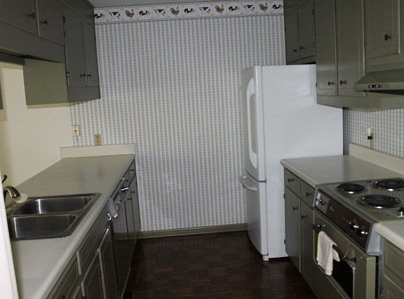 4th image of 353 Arlington Ave