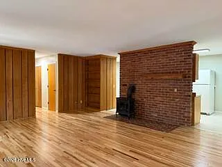3 bed, 2.5 bath, 1700 sqft, $2,400 — Photo 4