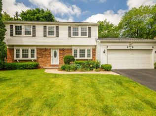 941 Indian Spring Ln, Buffalo Grove, IL 60089