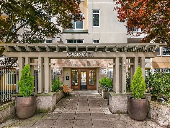 3rd image of 109 2nd Street S #638