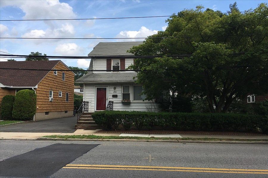 1st image of 619 1st St