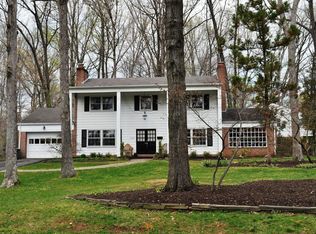 9000 Stoneleigh Ct, Fairfax, VA 22031