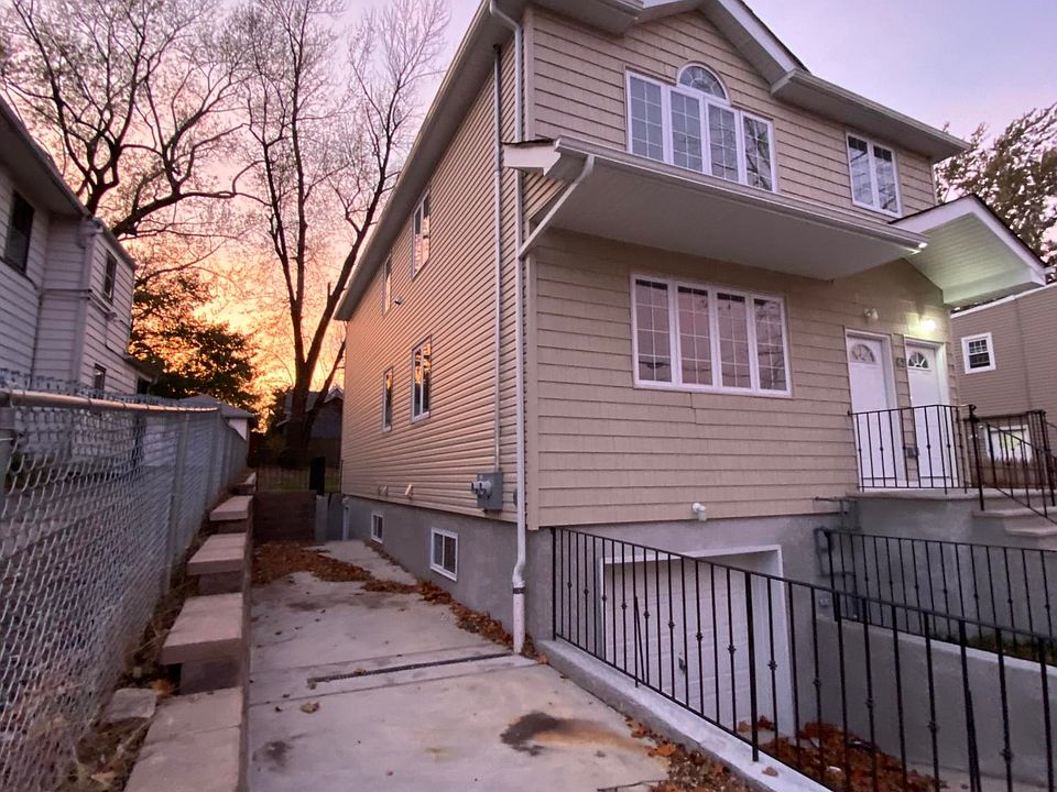 2nd image of 62 Harbor Rd #64