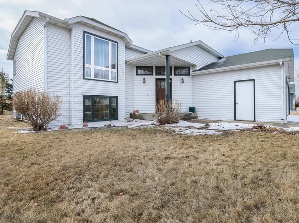 402 4th Ave NW, Dilworth, MN 56529