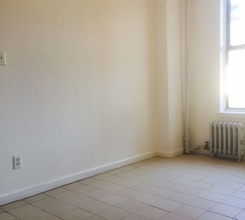 2nd image of 165 W 4th St APT 22