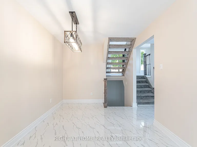 50 Albemarle St — Photo 7