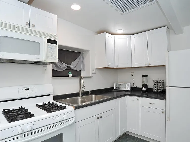 901 W Calle Ramona #2 — Photo 2