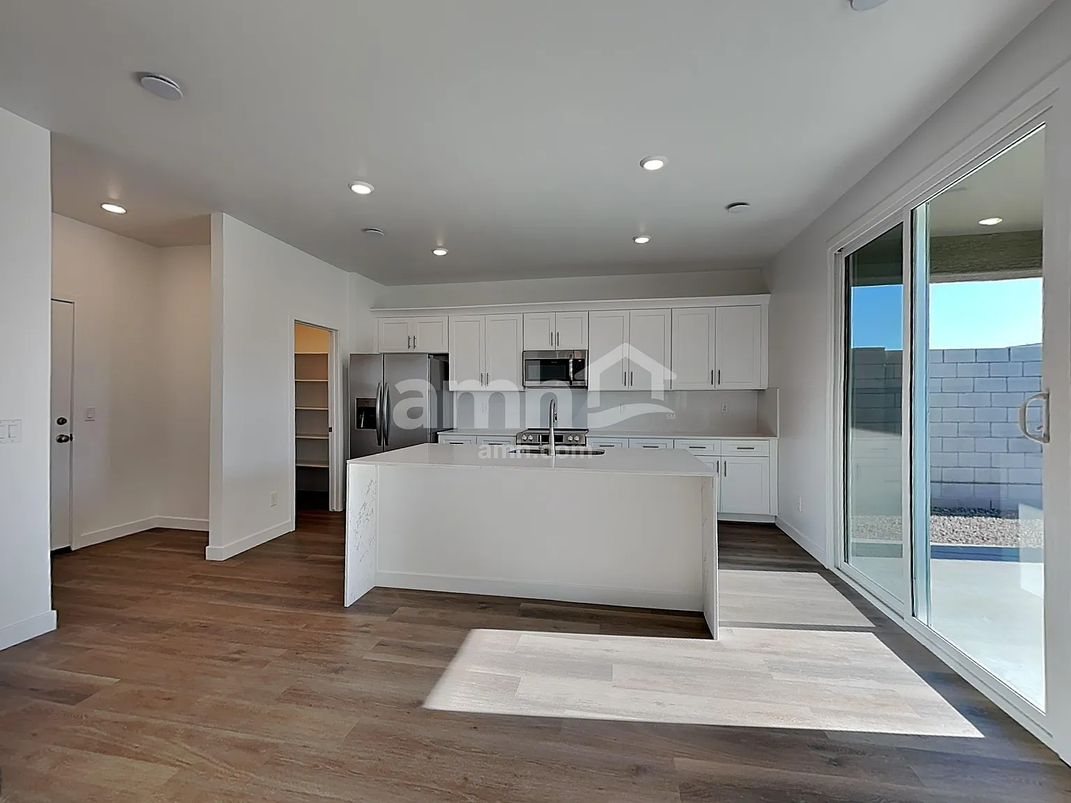 5 bed, 3.0 bath, 2485 sqft, $2,635 — Photo 3