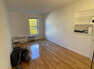 321 W 21st St #3C, New York, NY 10011