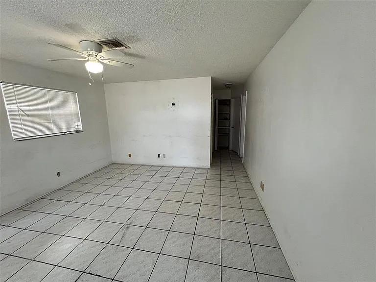 230 SW 1st St #G-8 — Photo 10