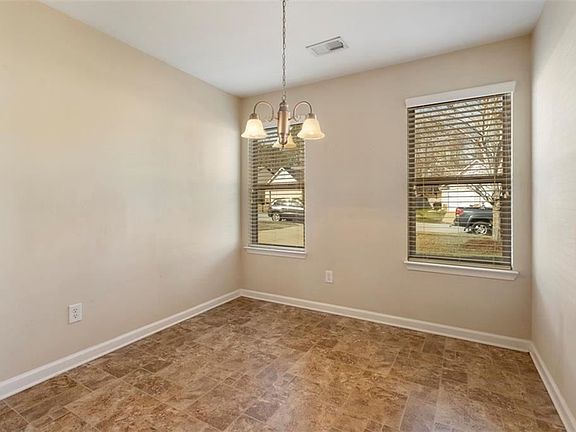 5th image of 2701 Samantha Ln