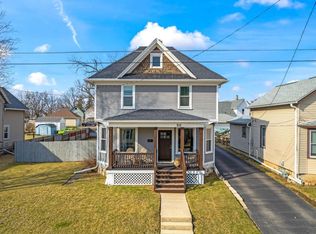 50 E Loos St, Hartford, WI 53027