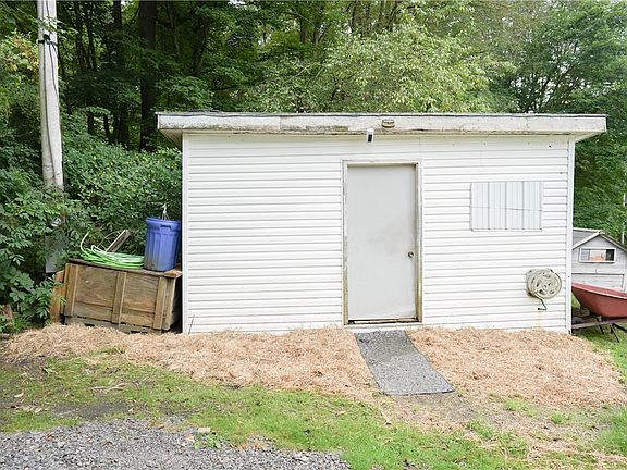 4th image of 292 Corbett Ave