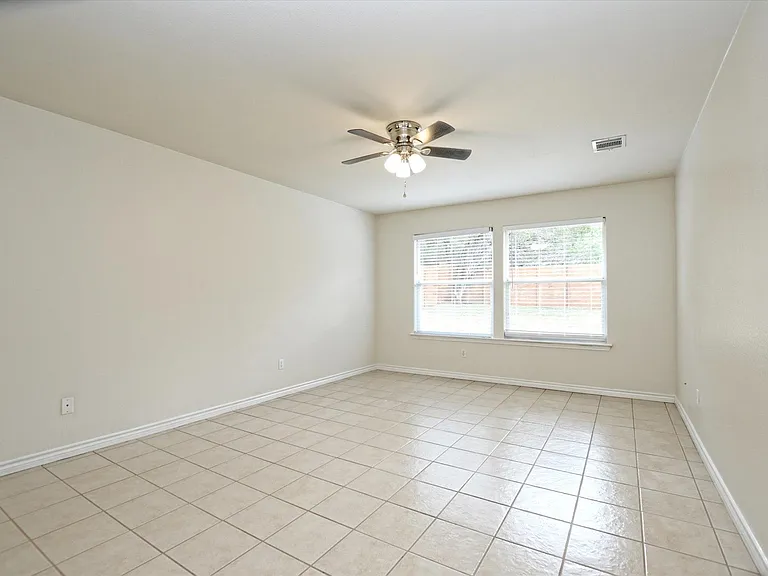 20601 Camel Back St — Photo 15