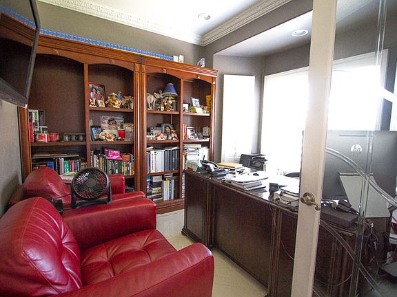 4th image of 7560 Tokay Ave
