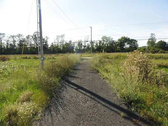 Driveway to US RT2 West
