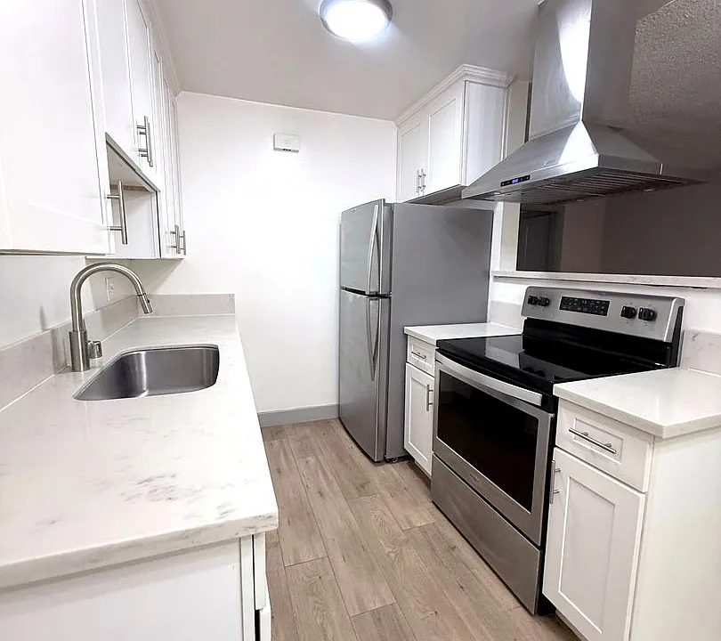 766 Loma Ave