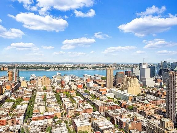 5th image of 247 W 46th St APT 4201