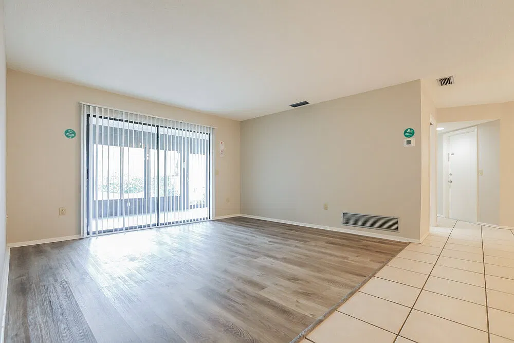 3 bed, 2.0 bath, 2130 sqft, $2,465 — Photo 3
