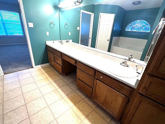 4th image of 3246 Walnut Hill Dr