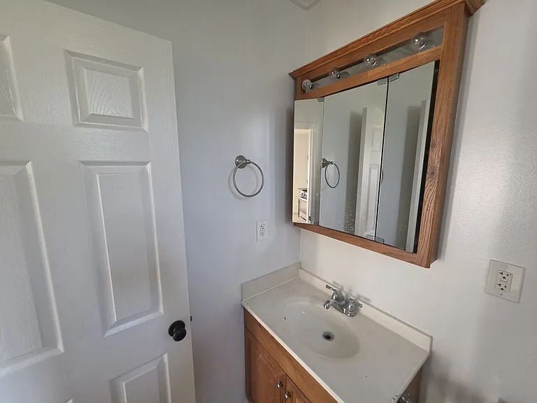 1038 Raymond Ave — Photo 11