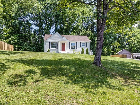 4th image of 3132 Ironwood Dr